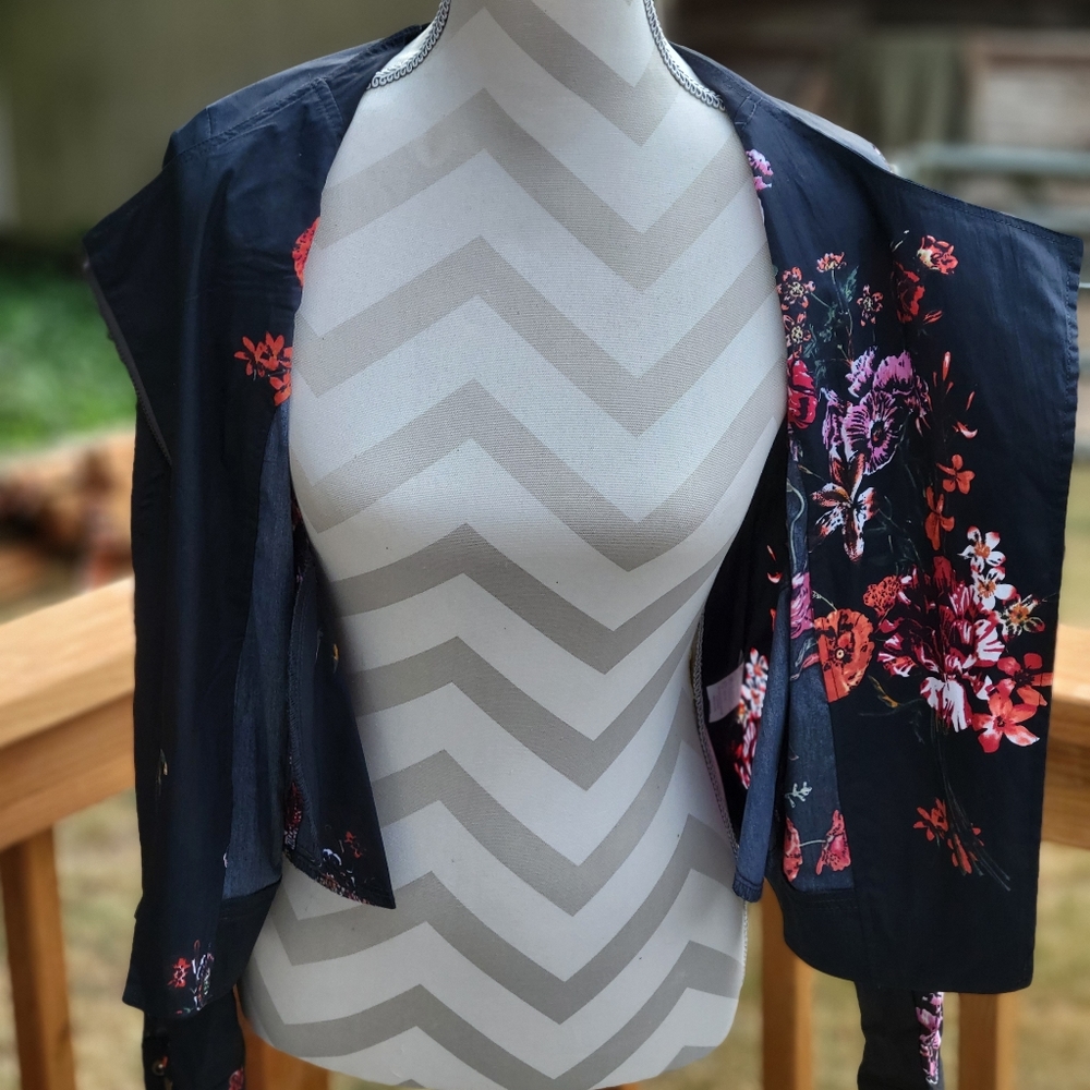 Shay & Coco Floral Moto Jacket - Picture 5 of 7